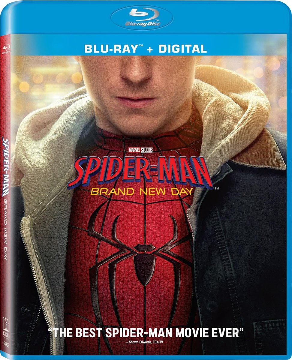 tomhollandbr's tweet photo. O lançamento do Blu-Ray e DVD e steelbook de "Homem-Aranha: Um Novo Dia" acontecerá no dia 15 de dezembro e contará com os seguintes conteúdos especiais:

▪️Cenas inéditas: erros, gafes e momentos divertidos – Uma seleção de erros de gravação, brincadeiras e momentos descontraídos registrados durante as filmagens.

▪️ Tom Holland: A evolução do Aranha – Tom Holland fala sobre os diferentes papéis que desempenhou diante e por trás das câmeras durante a produção de Homem-Aranha: Um Novo Dia e sobre como sua participação na franquia continua evoluindo.

▪️ Uma nova direção – O diretor Destin Daniel Cretton apresenta seu processo criativo para construir uma versão mais madura do Homem-Aranha, explorando temas mais complexos na nova aventura.

▪️ Referências secretas e easter eggs escondidos – Um mergulho nos detalhes de Homem-Aranha: Um Novo Dia, revelando referências escondidas ao universo Marvel e a outros elementos que podem passar despercebidos pelo público.

▪️ Possessão! – Os bastidores da criação das performances físicas e dos efeitos práticos utilizados para representar na tela as poderosas habilidades mentais do vilão.

▪️ Peter e o Justiceiro – Tom Holland e Jon Bernthal relembram a longa amizade construída fora das câmeras e comentam como essa relação contribuiu para a química entre o Homem-Aranha e o Justiceiro no filme.

▪️ Quadrinhos em live-action – Destin Daniel Cretton e sua equipe revelam o trabalho realizado para recriar, em live-action, algumas das capas mais icônicas dos quadrinhos e elementos marcantes da história do Homem-Aranha.

▪️ Amigos e inimigos – Zendaya, Sadie Sink, Mark Ruffalo, Jacob Batalon e outros integrantes do elenco comentam a experiência de trabalhar juntos e os momentos de diversão vividos durante a produção.

▪️ Teias, cabos e tanques à solta – O coordenador de dublês e coreógrafo de ação Peng Zhang apresenta a abordagem prática utilizada para criar as acrobacias e grandes sequências de ação do Homem-Aranha.

▪️ Escorpiões, ninjas e o traje do Aranha – A equipe de figurino mostra o processo de criação dos visuais dos diversos personagens do filme e fala sobre a reinvenção do tradicional traje do Homem-Aranha.

▪️ Memórias das filmagens: rolo da câmera – Uma coleção de registros e momentos capturados nos bastidores durante as filmagens.