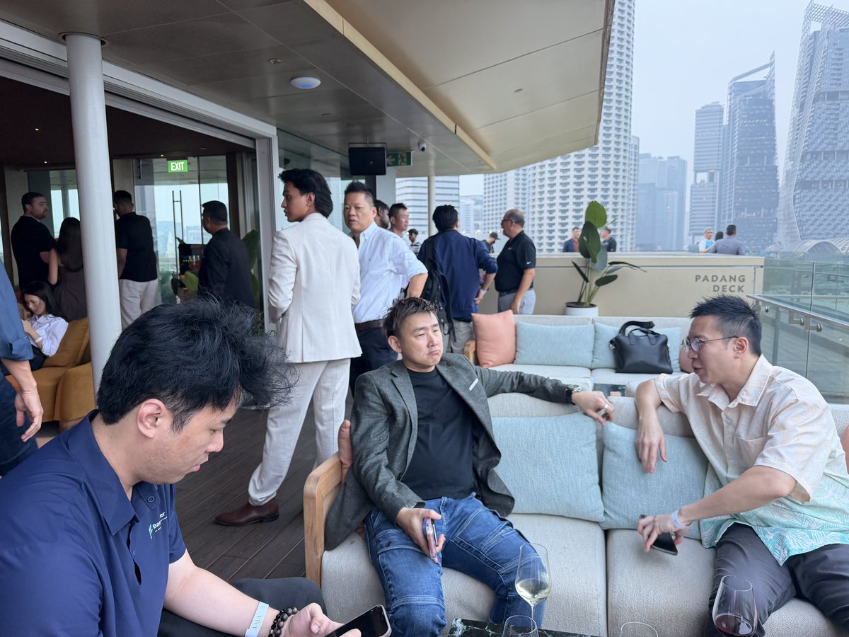 rainstream_rain's tweet photo. CloudEngine Digital | 2026 Singapore Science and Technology Weekly

We are bringing together executives, operators and builders who will shape the future of artificial intelligence infrastructure - we want you to be in the room. Attending a reception, the panoramic view of SG. https://t.co/oPYi3ZjISS