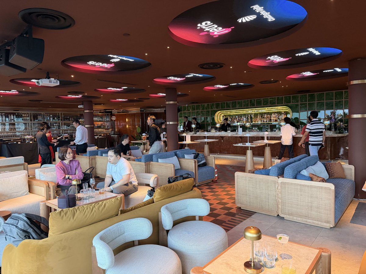 rainstream_rain's tweet photo. CloudEngine Digital | 2026 Singapore Science and Technology Weekly

We are bringing together executives, operators and builders who will shape the future of artificial intelligence infrastructure - we want you to be in the room. Attending a reception, the panoramic view of SG. https://t.co/oPYi3ZjISS