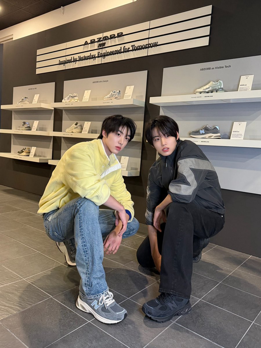 hoonxhyuk's tweet photo. 260929 공식 인스타그램 게시물

we ABZORBed this look 😎 https://t.co/FJZX4ys5wv