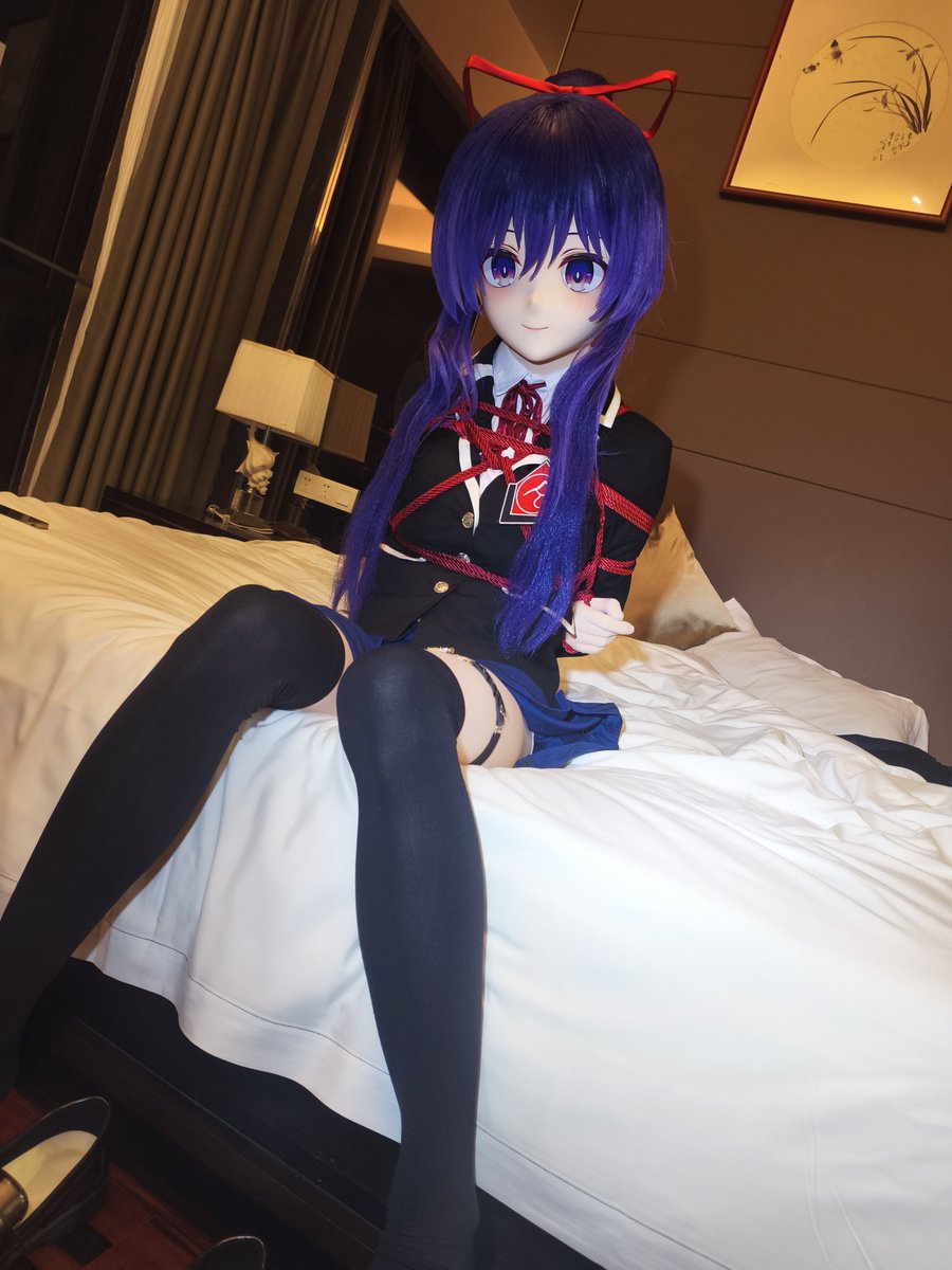 w73cu0's tweet photo. 超可爱的香香，很早之前就想和她一块玩了😋😋😋（很会摆姿势哦）
夜刀神十香： @XLian53926 
#绳艺  #挣扎  #kigurumi  #束缚  #紧缚   #拘束 https://t.co/VEnwkDBM6U