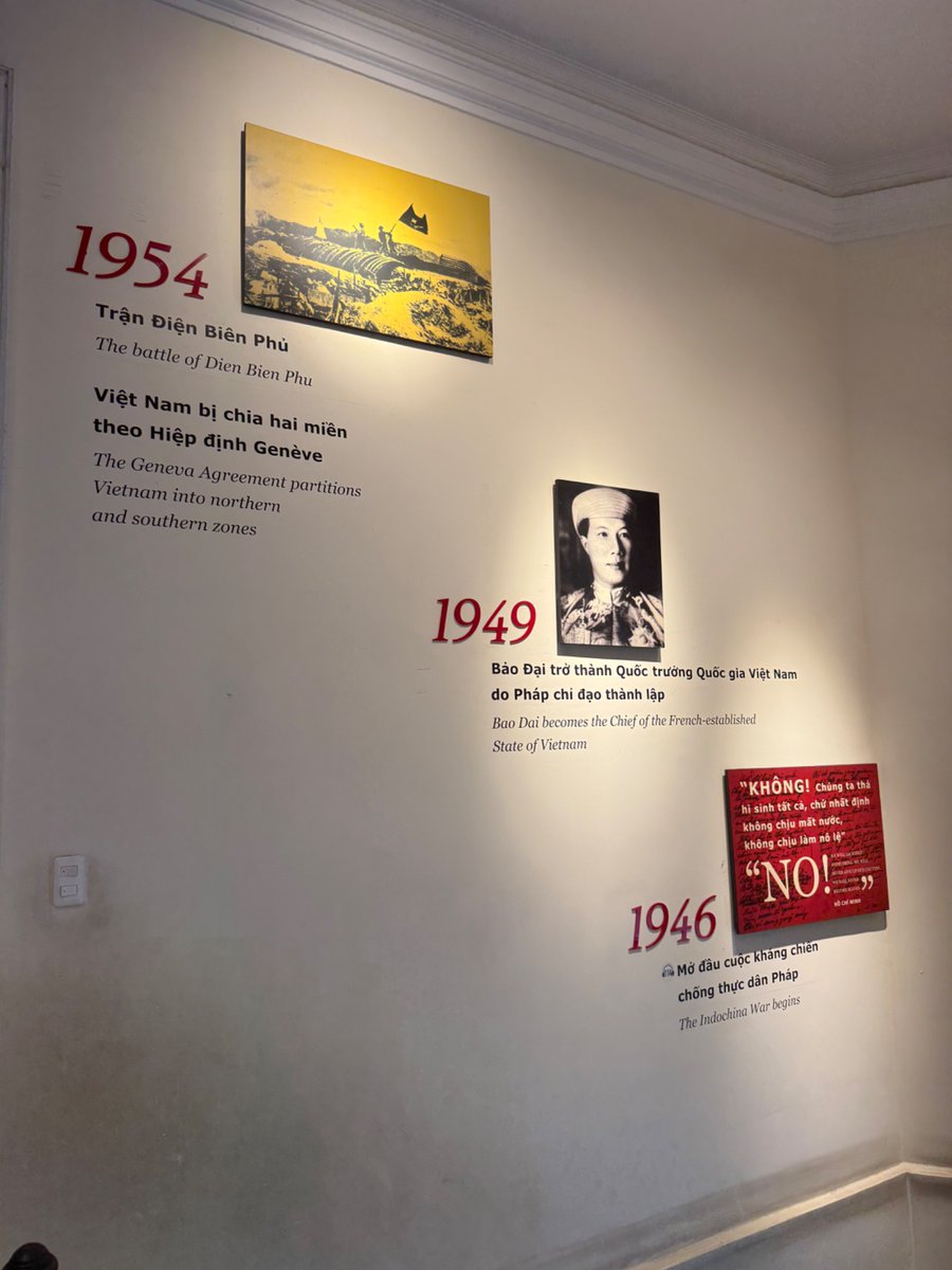 numacho's tweet photo. 統一会堂のチケット売り場、別の展示とのセット料金で80,000ドン払う。

バオ・ダイやゴ・ディン・ジエム、世界史で出てきたね。

日中戦争をしていた大日本帝国、その破滅の引き金を引いたであろう仏印進駐、世界史でもあり、本邦の歴史でもあるか。

あと、ケネディ大統領の言葉が重いなぁ。 https://t.co/ZUU32qvYZn