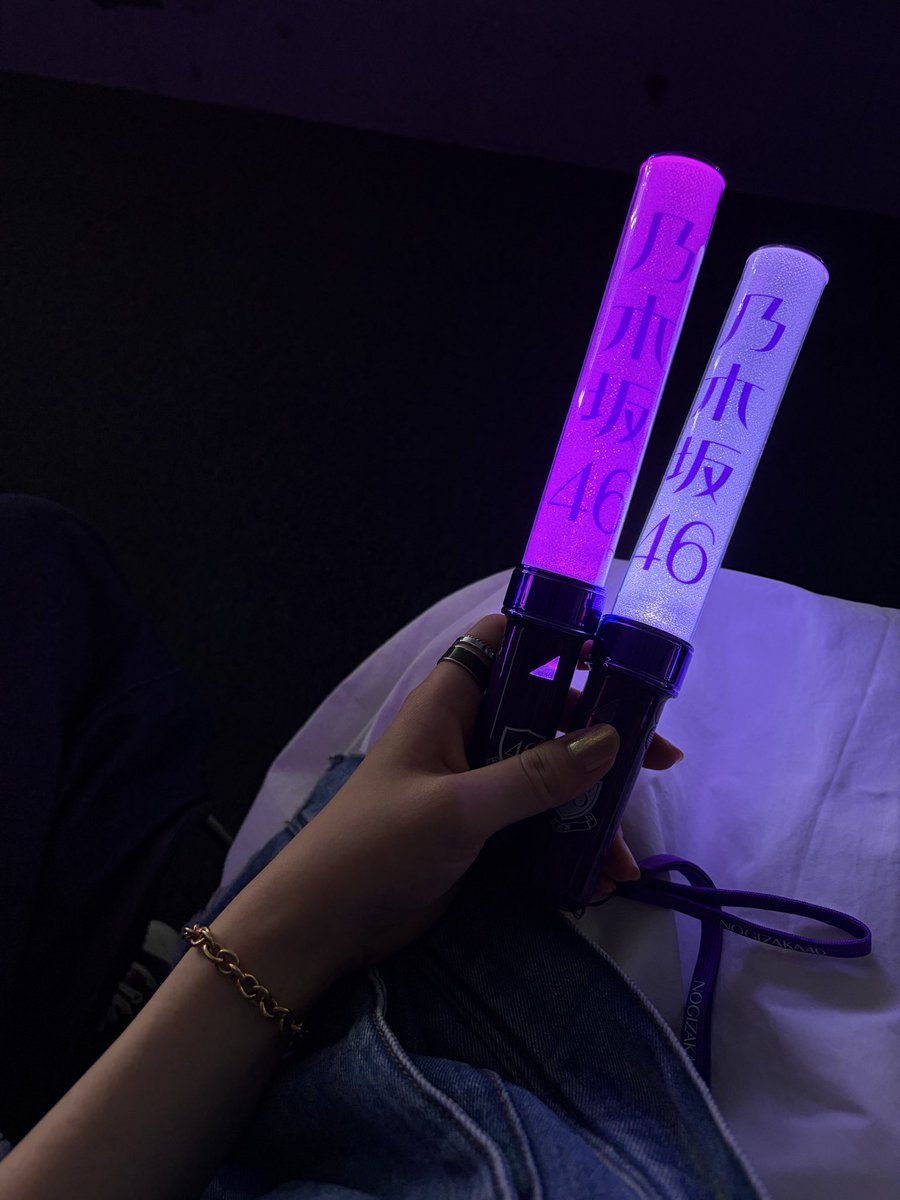 ymzkofficial's tweet photo. #乃木坂42ndSGアンダーライブDay1
昨夜小川彩ちゃんと連絡取ってたのがきっかけで今朝マネージャーさんに連絡して観に行かせてくれる古巣、やさしい。アンダラ史上9年ぶりの東京体育館（昔すぎて怖い）、当時は体力も自信も余裕もなくて不安なまま必死にやるのが精一杯だったけど、今の子たち揃いも揃って全員歌もダンスも上手いしいろんな見せ方ができる、どれだけ激しく踊っても美人でひっくり返りそうでした。明るくて全力な人たちを見ると元気もらえるので、皆様明日の公演の配信チケットを買ってご覧ください！