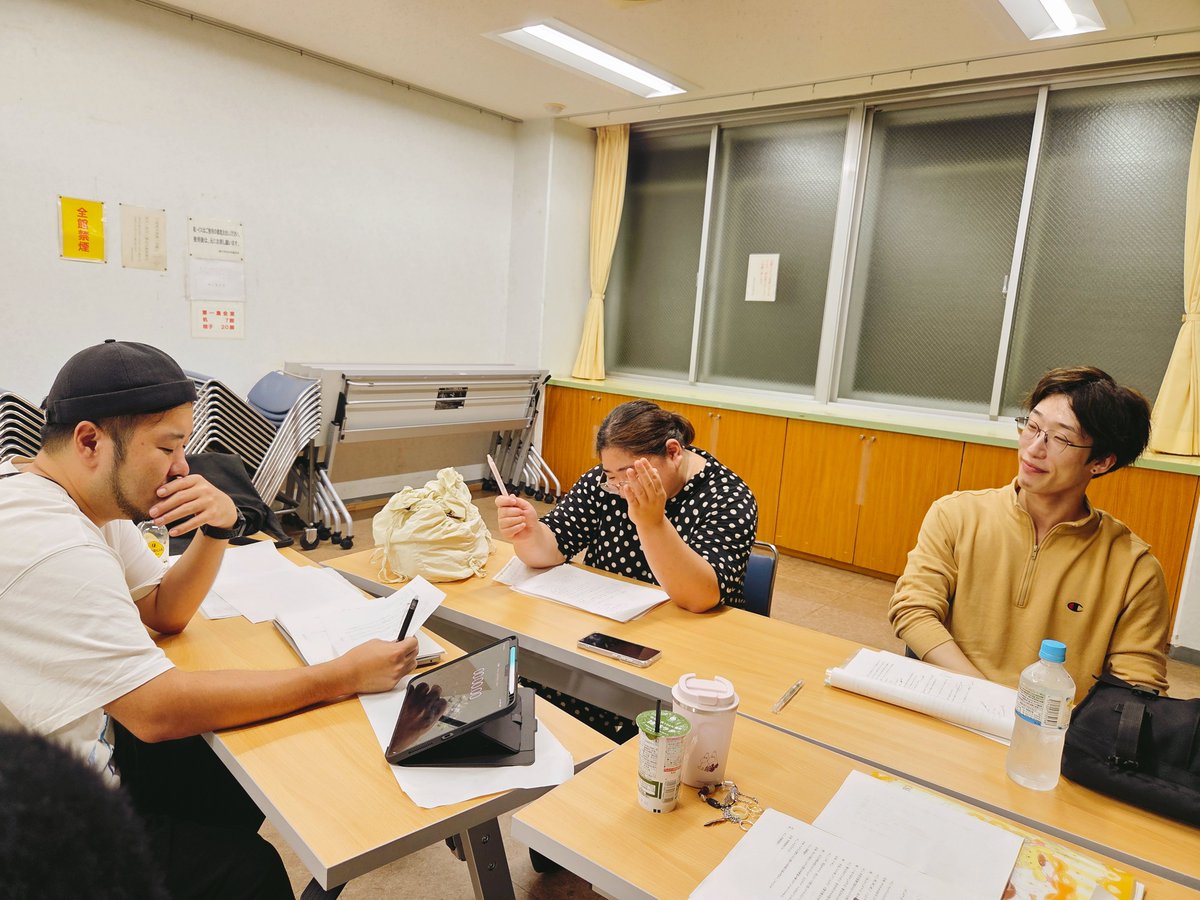 Hotori_110pen's tweet photo. #白白私
#さながら

絶賛稽古進行中です｡
今回は表情筋をフル活用して筋肉痛になりそうです｡挙がってくる脚本に頭を抱えたり、笑い転げたりなどしております🙃

まだ全貌か見えませんが､きっと面白くなります!!是非!!
 
【ご予約】
https://t.co/UyOVThmyc9

【公演HP】
https://t.co/dvE0rLf38t https://t.co/DbyqIuknmU