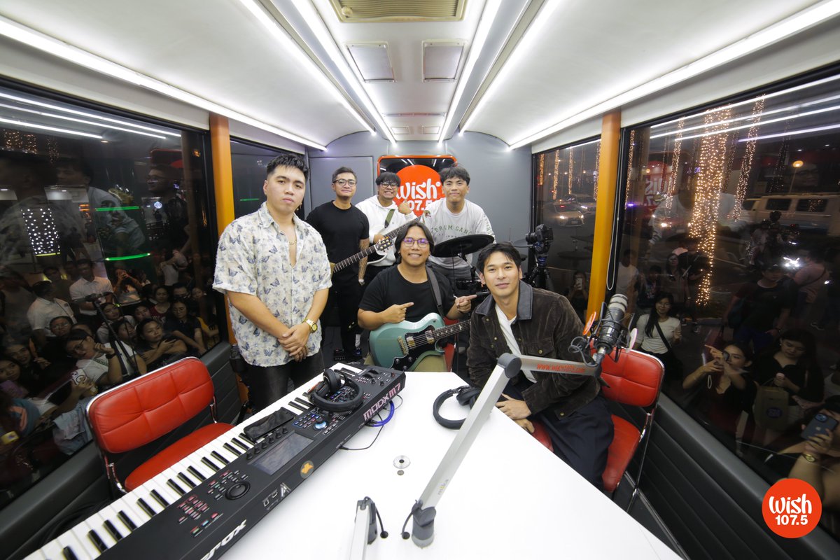 wish1075's tweet photo. Wilbert Ross sang his comeback Wish Bus performances of "Paruparo," "Avianna," and "Sa Isip Ko." https://t.co/wSr7jiuhP7
