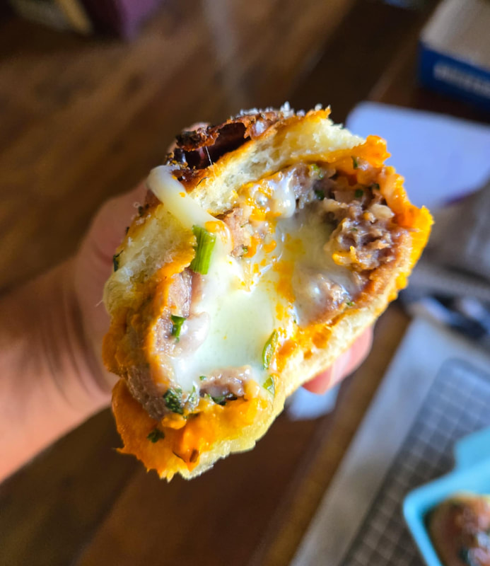 happyveg1986's tweet photo. Did someone say sliders?
Patty Melt Sliders
https://t.co/0YKnGFEEA2
Cheesy Stuffed Meatball Sliders
https://t.co/K04vpd9yYB
Cheeseburger Sliders
https://t.co/0rY4AvOCng
Eggplant Parm & Pesto Sliders
https://t.co/OlyEL8360I
#vegetarian #sliders #recipes https://t.co/m2QzgVOXuM