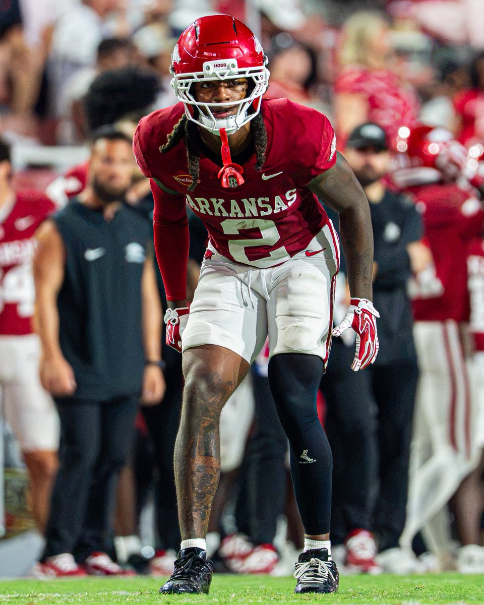 RazorbackFB's tweet photo. Tough. 😤 https://t.co/lnusPXHJYN