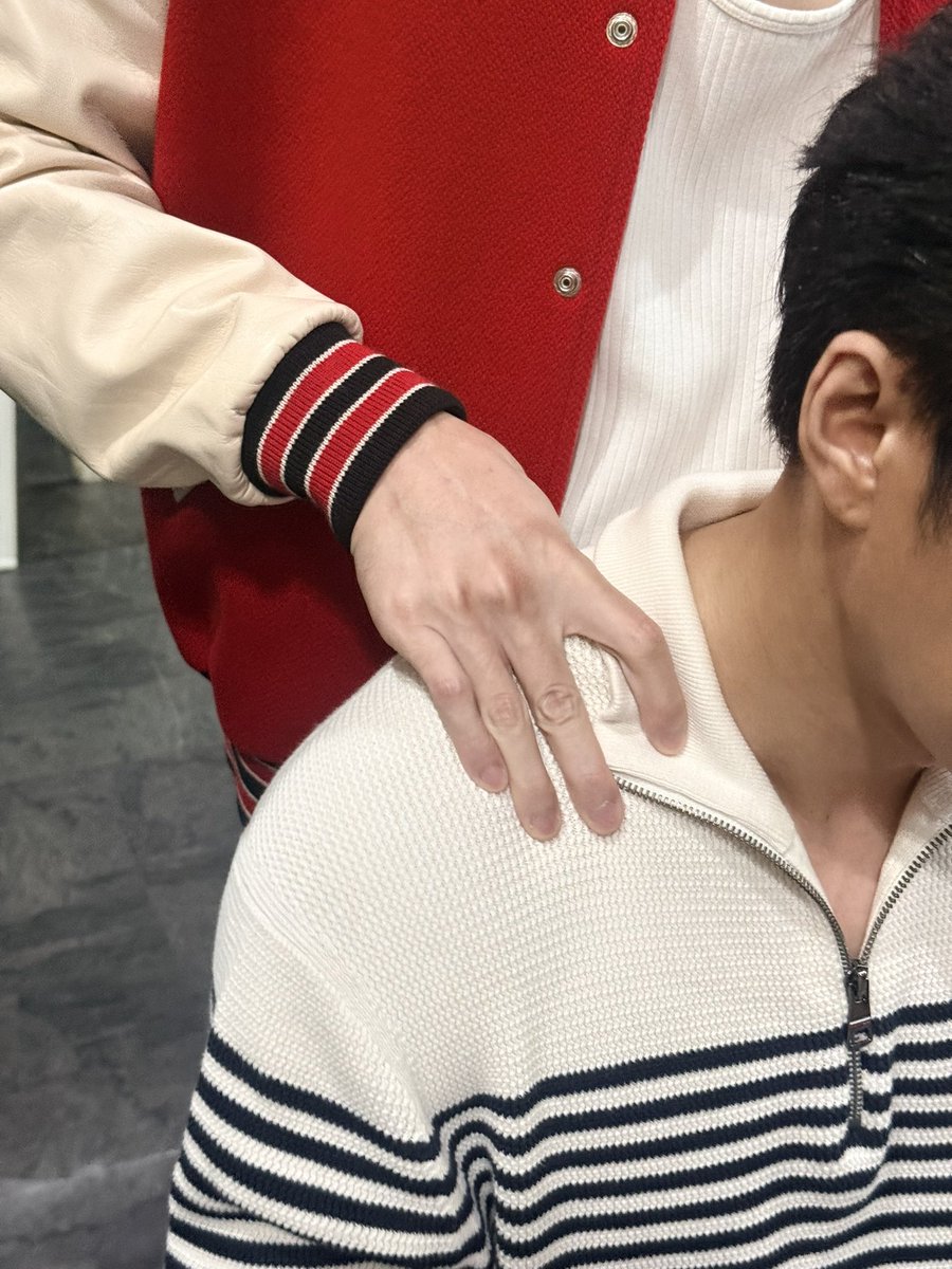 peakpeemapol tweet picture