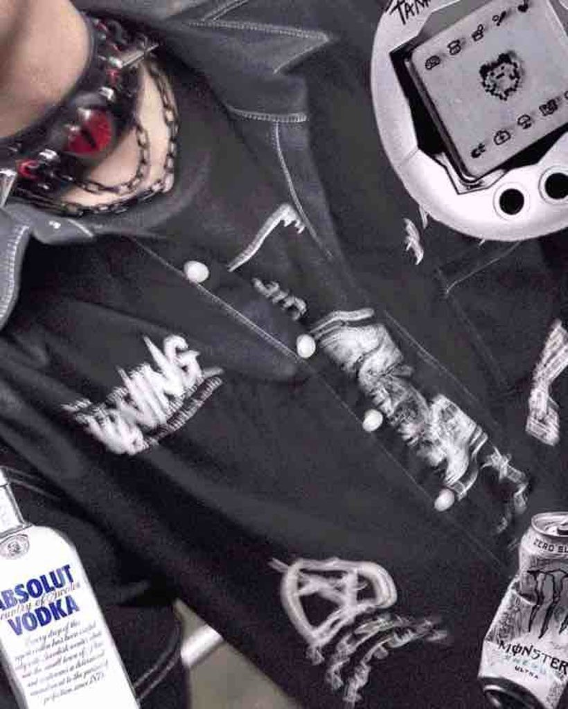 Satanism_badass's tweet photo. 분리불안 강아지에게는 레게 음악이 효과적이다 https://t.co/nX9W89LXeM