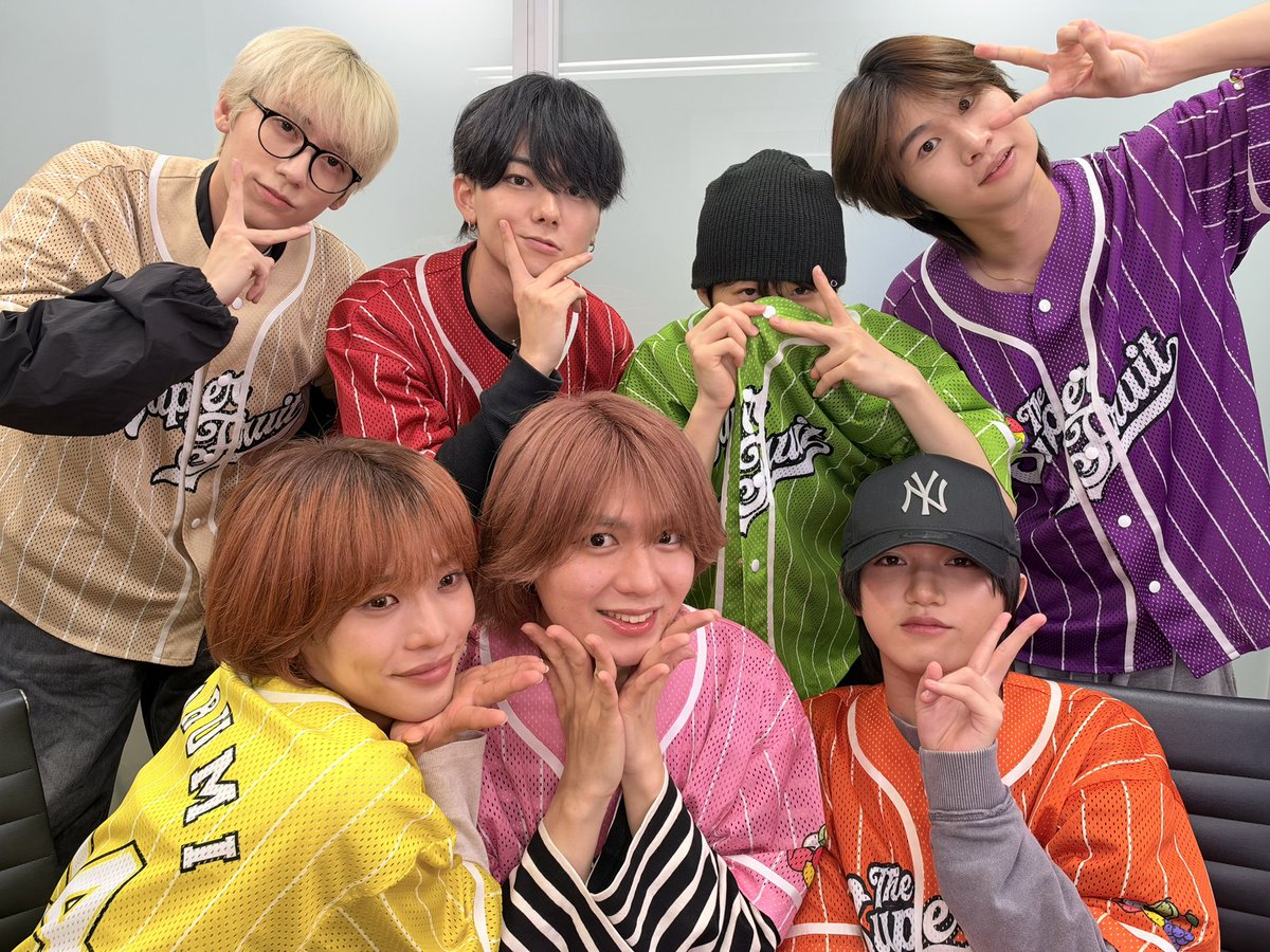 supafuru_info's tweet photo. OFF SHOT
￣￣￣￣￣
本日はスパチャレ# 18 &amp; FC限定RADIO配信ありがとうございます🍏✨
チャレンジ企画内容は『7人連続単語合わせ』でした🗣️💭
次回のスパチャレもお楽しみに✌︎✌︎

#スパフル #スパチャレ https://t.co/MEJODml0Zw