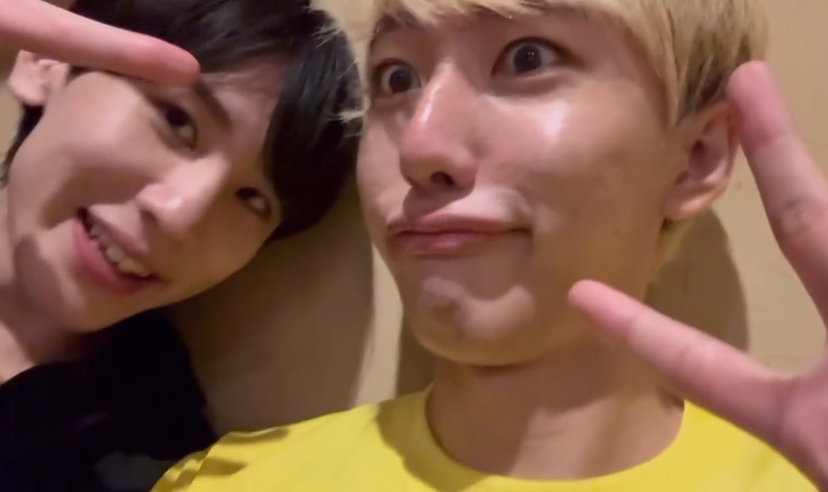 junko5349's tweet photo. なんか、エッティとかじゃなくて、心からみっちゃんを大切にするきょうたくんがここにいて。
みつきお疲れ様、チュッ、ってしてそうな気がした。
想像なので、お花畑ご勘弁ください🙇‍♀️
 #おにラブ
 #おにサブ https://t.co/DcYSwSqC1k
