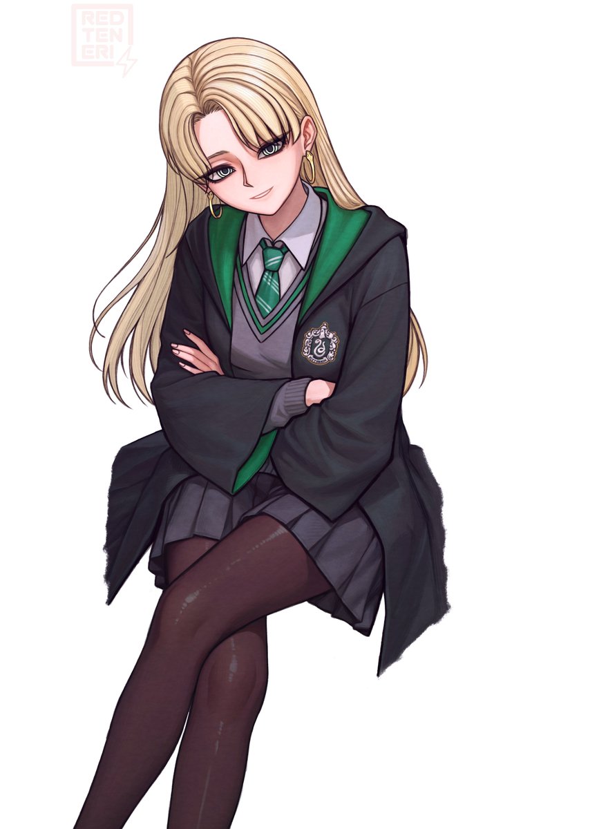 kateofleninka's tweet photo. Since my house is large and antique with a ‘baroque’ interior, I like to imagine it as a boarding school; a secretly revived Platonic Academy.

I wake up, put on my uniform, eat at the ‘dining hall,’ and read at my family's library. I even have imaginary classmates and teachers. https://t.co/x9Pl2HIkuw