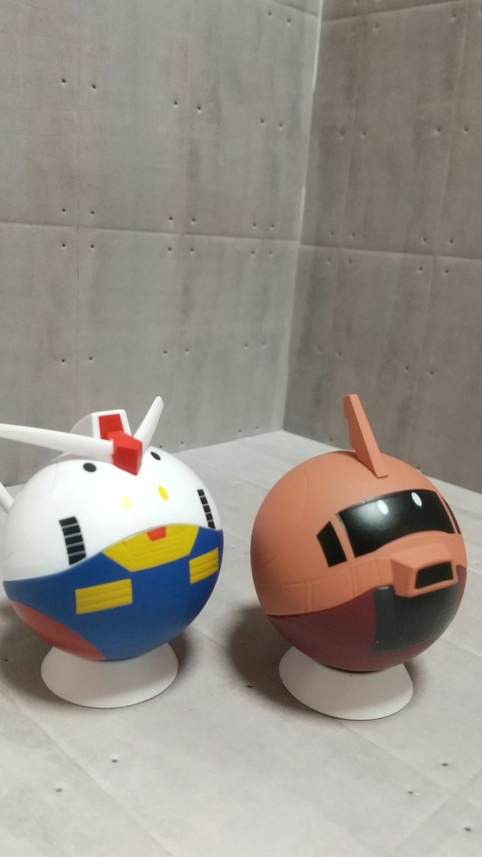asano134's tweet photo. ｢機動戦士ガンダム ならぶんです。 なりきりハロ｣
ハロガンダムとハロシャア専用ザクIIが出た◓
あと久しぶりにエラー品出た😢

#ガチャガチャ大好きの会
#ガンダム https://t.co/WzFerEoJjM