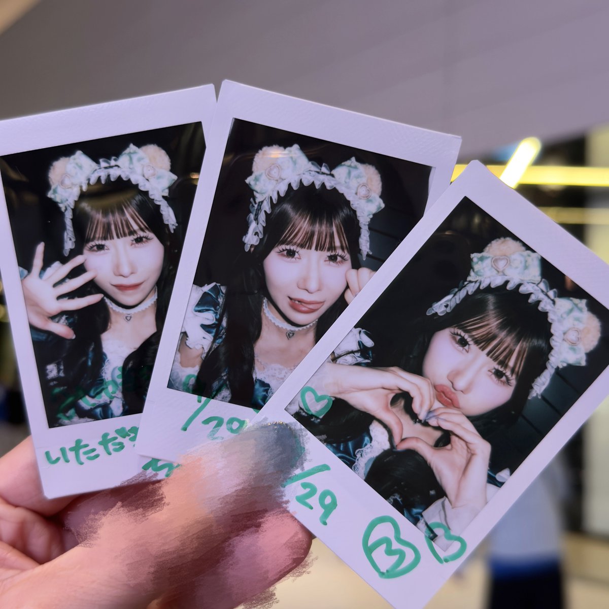 Nororin_Z's tweet photo. 今日も可愛すぎた😭💚
改めてお顔がお強すぎる…………
先週5時間傘なしで雨に打たれたスタジアムライブに行ったので、5時間雨に打たれた話とかも話あったけど、もっと強烈な話題振ってくれておもろすぎた👈🏻
リーグ2位おめでとう(ˆ꜆ . ̫ . ).ᐟ.ᐟ
#まりんちゅきチェキ https://t.co/TOvVQSSpCz