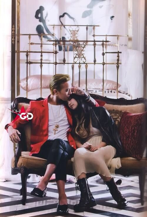 LubnaKook7's tweet photo. A GDRAGON FAN TAKING ABOUT MINORS....When their fab did a music video with 16 year old Jennie btw https://t.co/BRN5X3VkeI