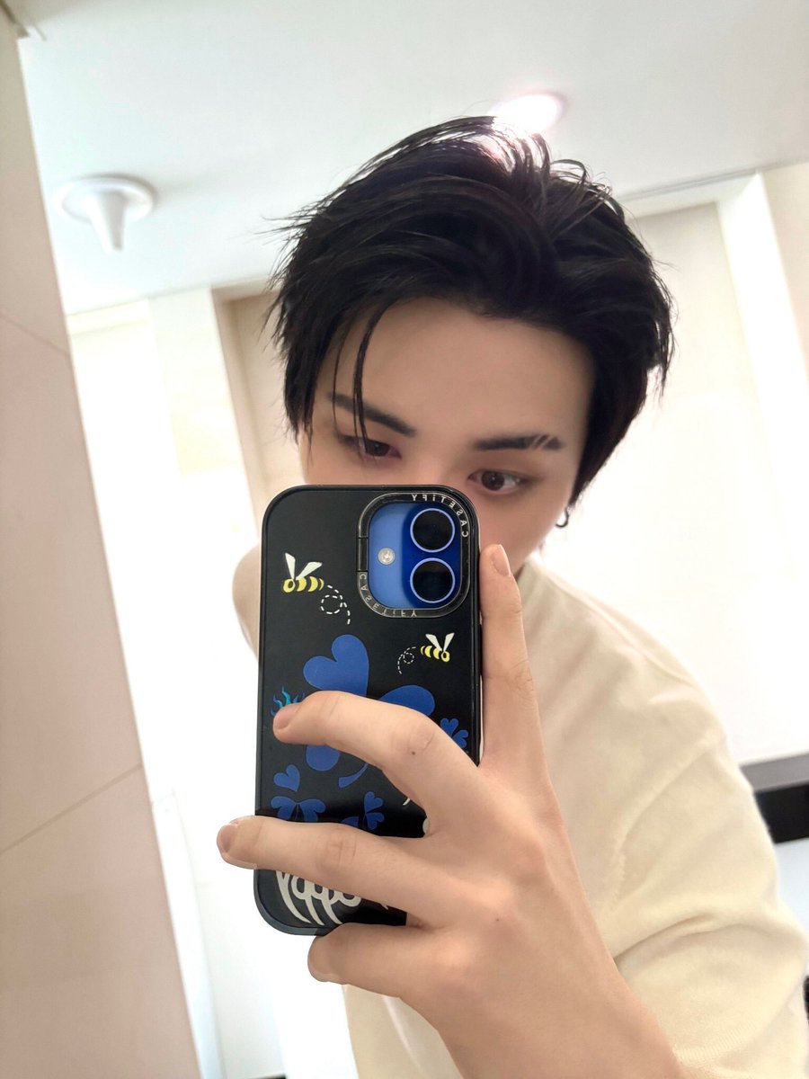 Rui1_573's tweet photo. 첫번째 사진은 탯랑이인데 두번째 사진은 탯냥이..//🙈 https://t.co/MgOzPJJZEB