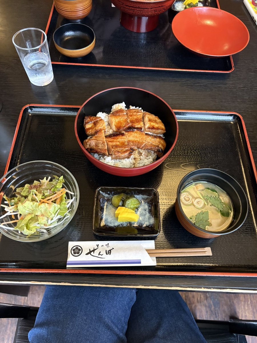 haru_kairo's tweet photo. 昨日は下呂温泉行ってきました！
透明でサラサラな水質で、いつまでも入っていたくなる温泉やった✨
手形と泊まった宿で4つも入れたよ！
納豆喰豚の蒲焼丼も、めっちゃ美味かったし！
これで三大名湯を全部行けた！ https://t.co/TiYsUIc0U1