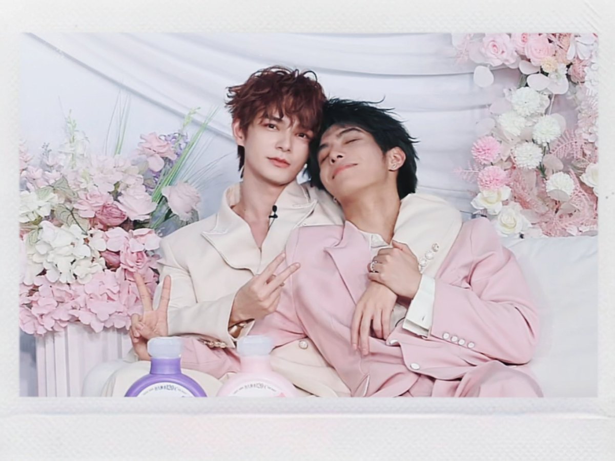 nhuka_aa's tweet photo. ป้าสิ้น //กี๊สส 🤍🩷

#XiZhao https://t.co/zhVPpz8iTc
