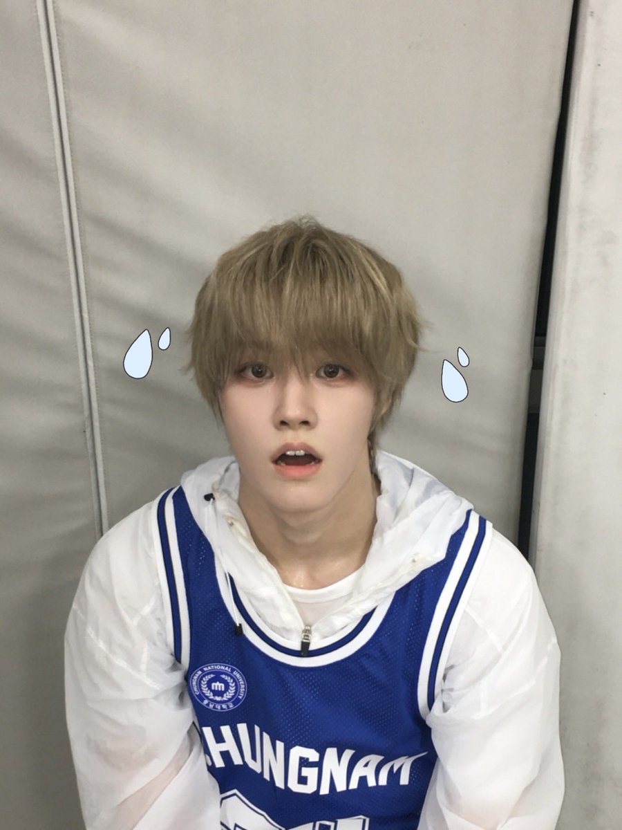 AHOF_official's tweet photo. 충남대🏫
소중한 추억 만들어줘서 너무 고마워요~
오늘 너무 행복했어어☁️💙

#AHOF #아홉
#JUWON #박주원 https://t.co/hBeWH9ICh1