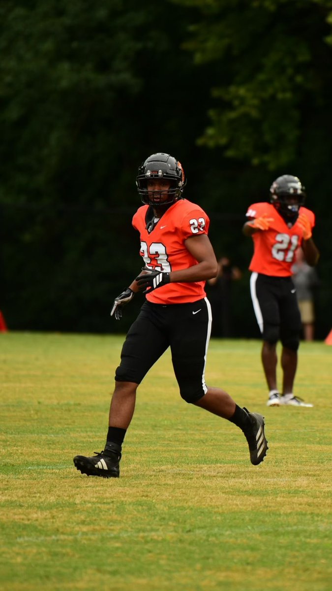 ZORTTx's tweet photo. Pictures of the last games , VA 

Really excited to keep playing this season .@GridironImports https://t.co/u4viYd1uPR