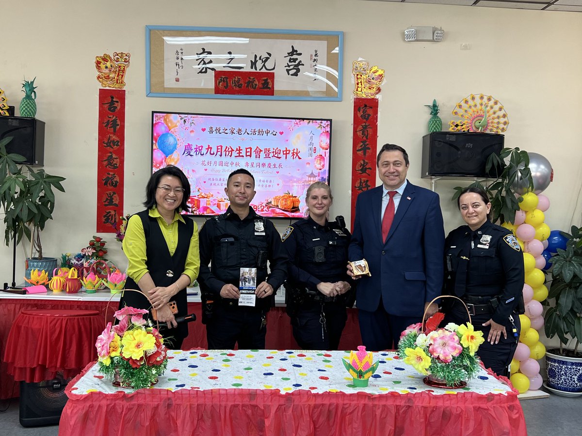 NYPD61Pct's tweet photo. Our Traffic Officers and Crime Prevention Officer conducted a senior outreach focused on pedestrian safety and jewelry scam prevention. The presentation provided valuable safety tips and awareness to help our seniors stay informed, alert, and protected in our community. https://t.co/14n4ioTGDx