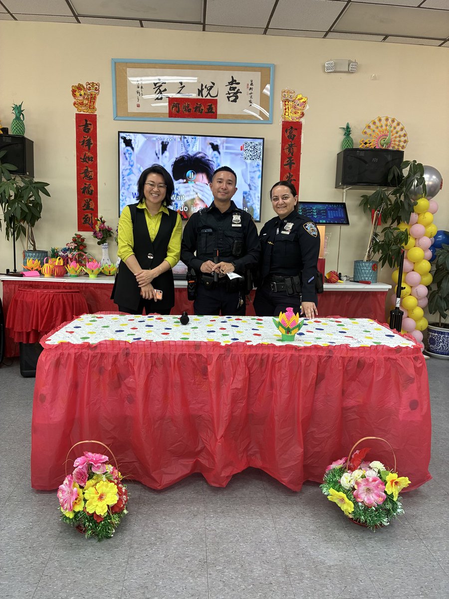 NYPD61Pct's tweet photo. Our Traffic Officers and Crime Prevention Officer conducted a senior outreach focused on pedestrian safety and jewelry scam prevention. The presentation provided valuable safety tips and awareness to help our seniors stay informed, alert, and protected in our community. https://t.co/14n4ioTGDx