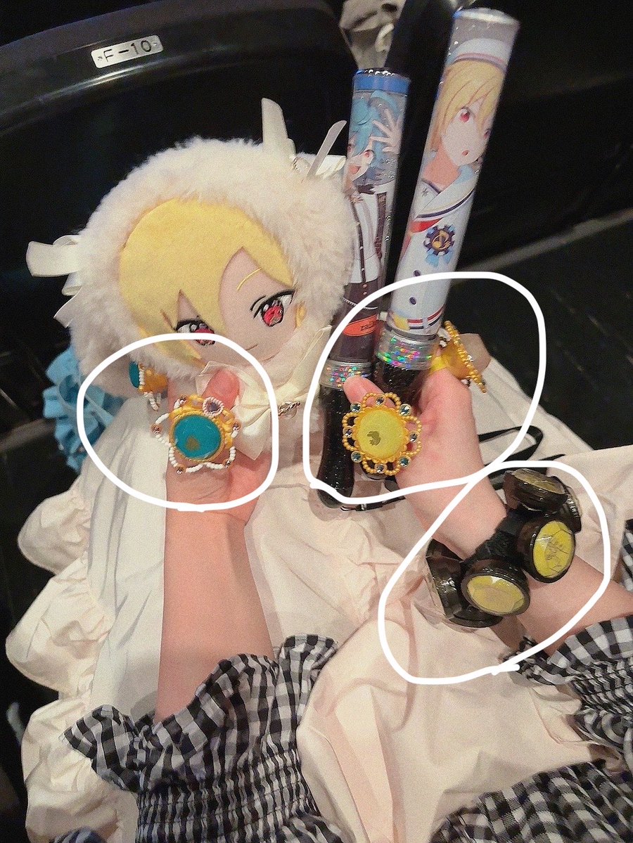 harupooonskc's tweet photo. みさたんアクリルリング複数購入���おすすめってこれになれってこと、、❓光ればなあ、、、 https://t.co/jDxtcxCg5Q