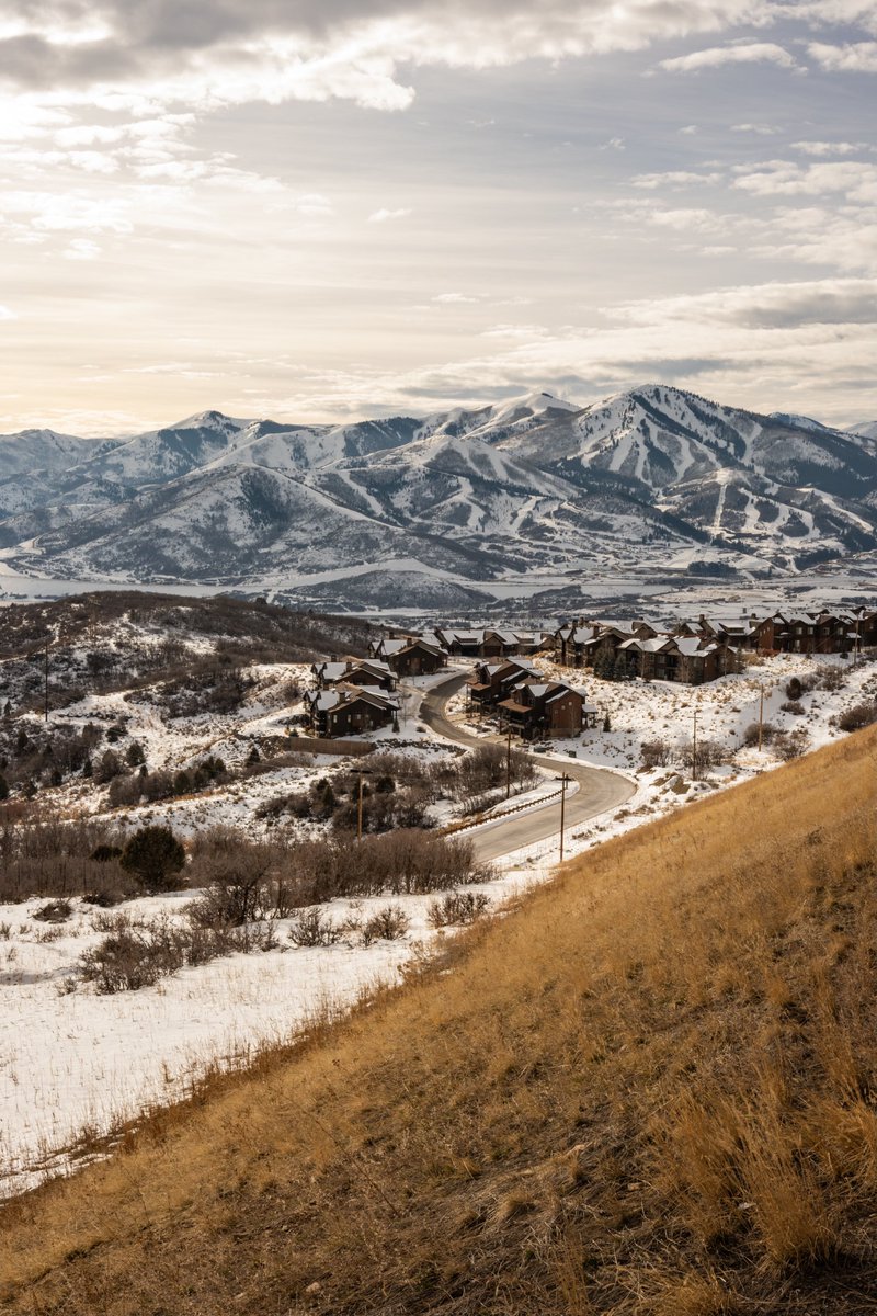 MountainJobs's tweet photo. You don't have to ski to love mountain-town life.

Hiking, biking, fishing, festivals, local communities and plenty of opportunities beyond ski season.

Discover what mountain living can offer year-round:

https://t.co/v4YRIaTUik

#MountainJobs #MountainLife #WorkWhereYouPlay https://t.co/q0S7mWtIfL