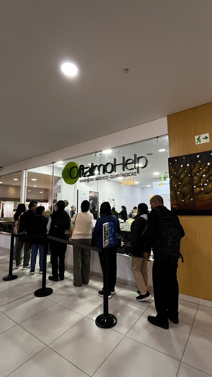 DanielTorresOp's tweet photo. Esta IPS #OftalmoHelp @OpticasUniver de la 132/7a #Bogotá genera el incumplimiento de citas. No tienen cómo facturarlas. Los pacientes llegan y los demoran tanto, que la mayoría pierde su cita por la demora!!! Ridículo!! @sanitas @SanitasColombia Toca llegar 3 HORAS antes! https://t.co/nwXDJFrf8m