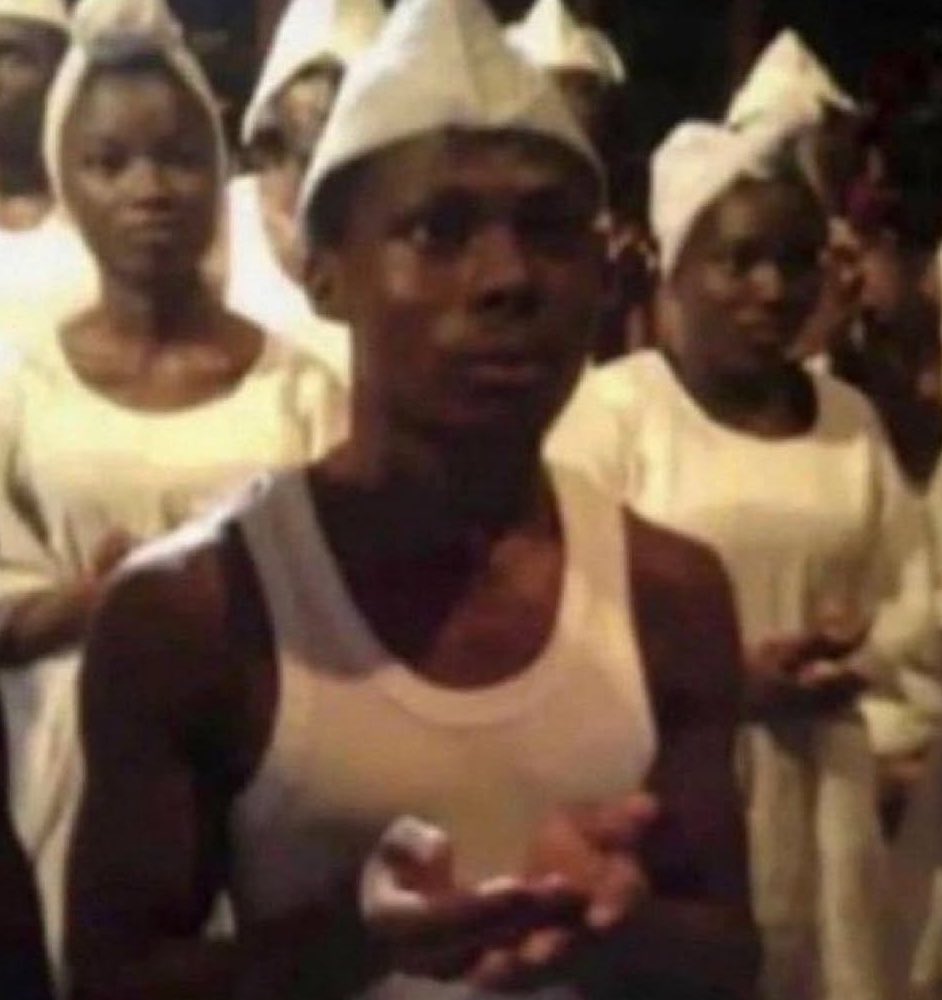 badlikearies's tweet photo. Asake before the fame, if you like give up https://t.co/SXDeKtMmLV