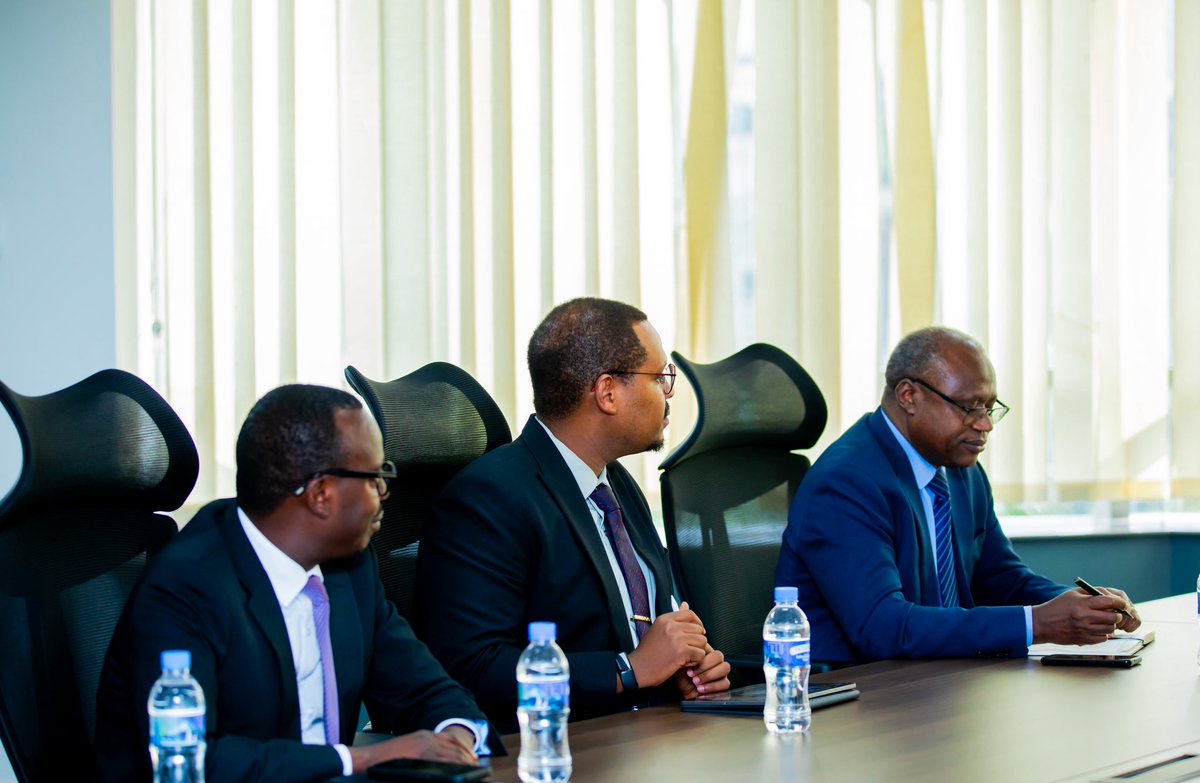 CMARwanda's tweet photo. .@BKGroupPLC’s CEO, Dr @undagijimana met with our CEO @RomeoNgarambe for an exchange on Rwanda’s capital markets.

The meeting covered key matters shaping the capital market, alongside joint efforts to promote investor confidence and support its further development. https://t.co/d337LrGG3F