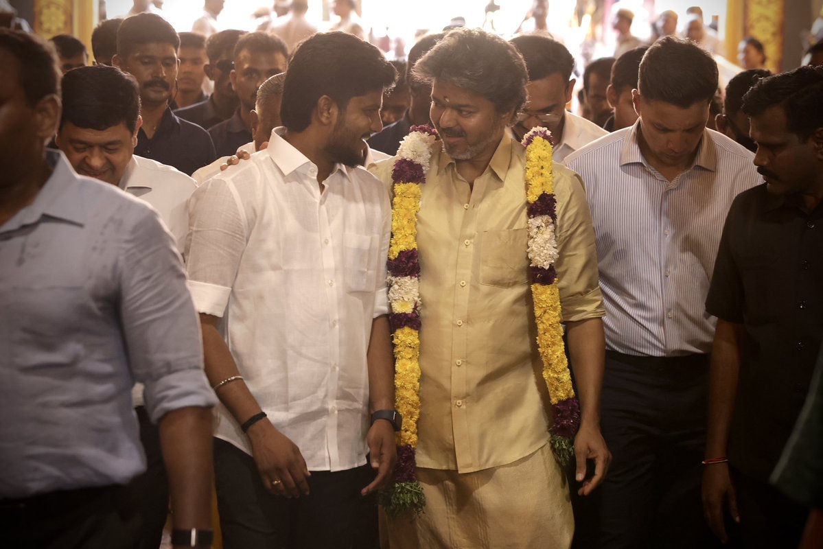 RameshOffcl's tweet photo. மதுரை மீனாட்சி கோயிலில் “அழகருடன்”. 
‌ 
@CMOTamilnadu | @TVKVijayHQ 
#CMJosephVijay https://t.co/2qDkyGIJZ1