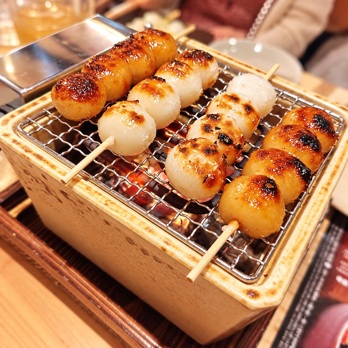 maaar_twi's tweet photo. 4人で遊ぶの久しぶりすぎたけど
いつも通りすぎてめっちゃ楽しかったねー！
美味しいものたくさん食べて満足🍡 https://t.co/fZA2z1a7Il