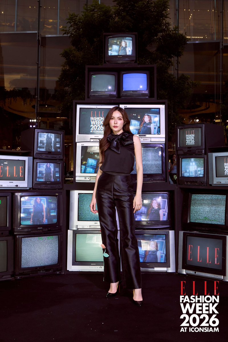 peeraya1011's tweet photo. ELLE Fashion Week 2026 at ICONSIAM 
22 • Press Conference
23 • Walked the runway for AURUM
25 • Taking in the shows

Charlotte at ELLE Fashion Week 2026 ดีใจมาก อยากเห็นชาล็อตในสายแฟชั่นเยอะๆ 
#ชาล็อตออสติน #CharlotteAustin https://t.co/T7VqojceFt