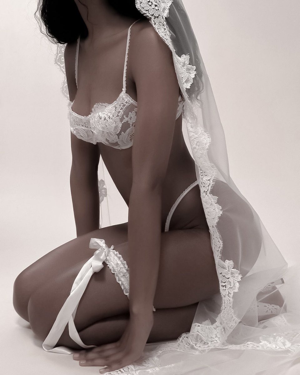 glirttery's tweet photo. mirror palais ‘forever yours’ bridal lingerie set https://t.co/GJCL3M2Wyg