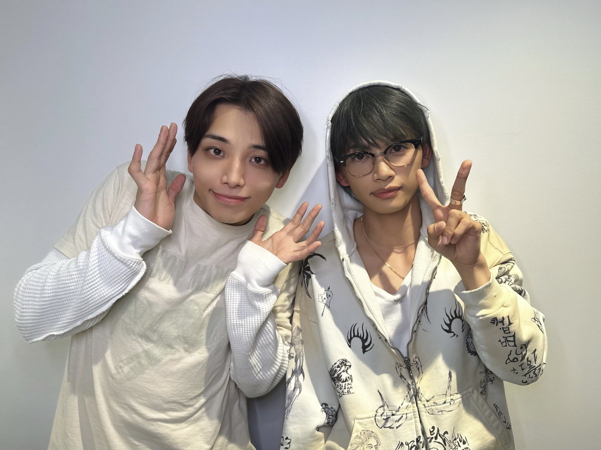 onenonly_tokyo's tweet photo. 【MEDIA INFO】

9/29(火) 25:00〜25:30
#FM大阪『ONE N' ONLYの夜ふかしナイトフィーバー！』
(https://t.co/210B8NDa0M)

第5回は #HAYATO #NAOYA の2人でお届けします🗣️

今回からHAYATOの新コーナーも🪐

「#夜ふナイオンリー」で番組を盛り上げましょう🪩

今週も #ワンエン とフィーバー🕶✨

皆さまぜひお聴きください🎙

@fmosaka851
#ONENONLY