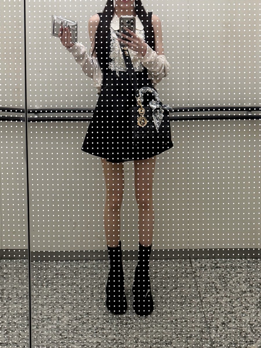 u_adf14's tweet photo. この辺あんま浮腫んでないから165/40とかだけど今より細く見える https://t.co/uLch7wgAoa