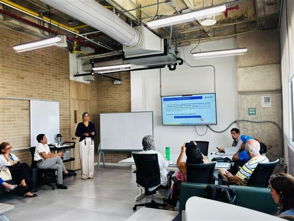 AuditoriaGen's tweet photo. La Gerencia Seccional V Barranquilla realizó "Diálogos con la ciudadanía" un espacio en el que participaron actores del control social, contralorías territoriales y representantes de veedurías ciudadanas. 

Los asistentes coordinaron esfuerzos para fortalecer el control social. https://t.co/PqbUyyxSBa