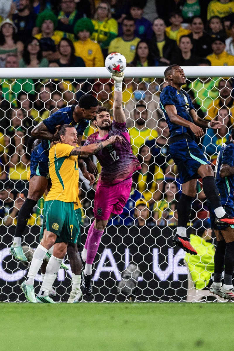 SofascoreBR's tweet photo. Menores Notas Sofascore de um goleiro da Seleção Brasileira em nossa base de dados:

4.7 - Otávio - 🇦🇺 Austrália 2-4 Brasil 🇧🇷 (2026) 🆕
5.2 - Ederson - 🇧🇷 Brasil 2-4 Senegal 🇸🇳 (2023)
5.4 - Ederson - 🇧🇷 Brasil 1-2 França 🇫🇷 (2026)
5.9 - Júlio César - 🇧🇷 Brasil 1-7 Alemanha 🇩🇪 (2014)
5.9 - Bento - 🇭🇷 Croácia 1-3 Brasil 🇧🇷 (2026)

🇧🇷😳