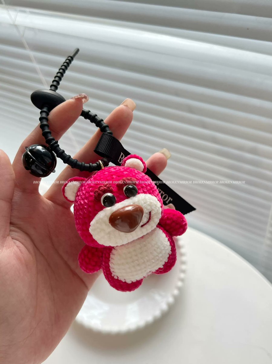 AgnesRteom's tweet photo. He hecho un llavero de hilo con forma de gato para mi amiga, es súper bonito y fácil de hacer! , https://t.co/UByBQHDD9t