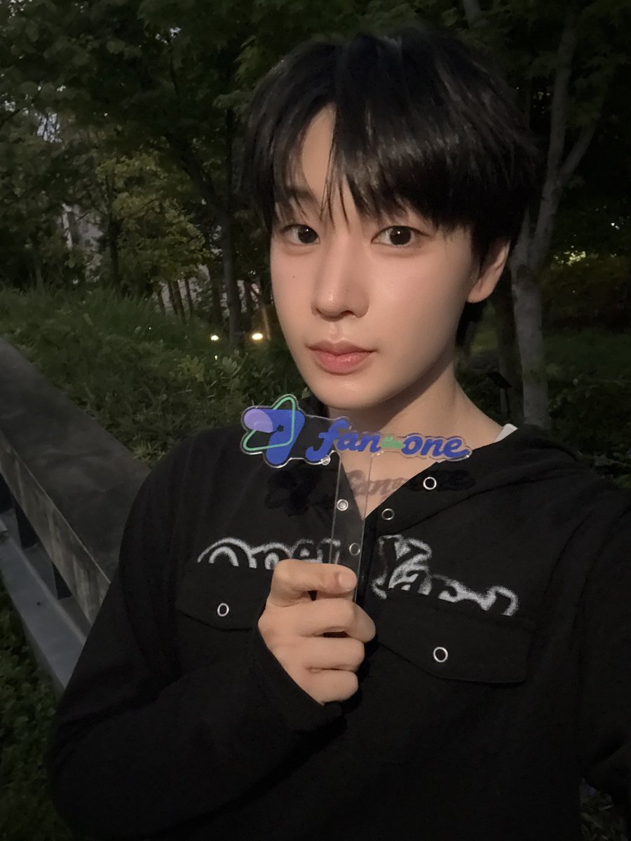 ari_id17's tweet photo. 돌dol발상황 비하인드컷 #기웅 

#idntt #아이덴티티 #itsnotover 
#곽기웅 #kwakgiwoong https://t.co/s2mNzo4bIM