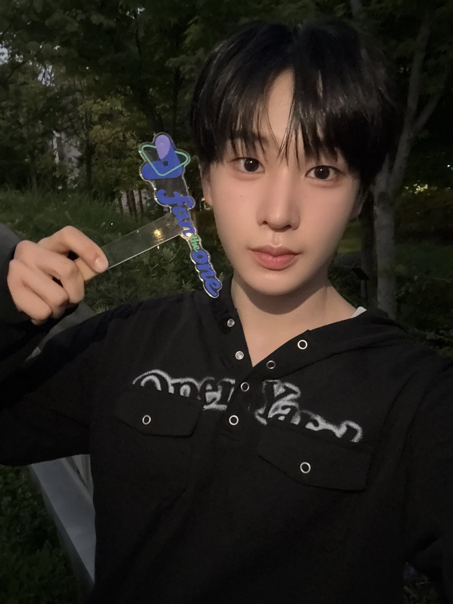 ari_id17's tweet photo. 돌dol발상황 비하인드컷 #기웅 

#idntt #아이덴티티 #itsnotover 
#곽기웅 #kwakgiwoong https://t.co/s2mNzo4bIM