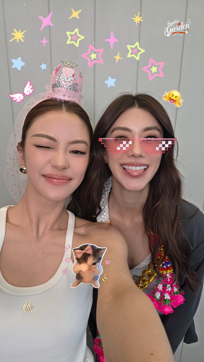 SapphicGardenTH's tweet photo. ขอบคุณกบบทุกท่านที่มาร่วมสนุกกับคอนเท้น 2 นาทีของเรามากๆ พบกันใหม่โอกาสหน้าจั๊บ 😂🫶🏼

❤️‍🔥 PLS Love รักได้ไหม  
📅 ทุกวันศุกร์ เวลา 20:30 น.   
📺 ดูทีวีกด 33 ดูออนไลน์ที่ 3Plus 
⏳ ย้อนหลังได้ทาง 3Plus , iQIYI

#LenaMiu #lalinalena #miunatsha 
#PlsLoveรักได้ไหม https://t.co/1gRaWc1VYc