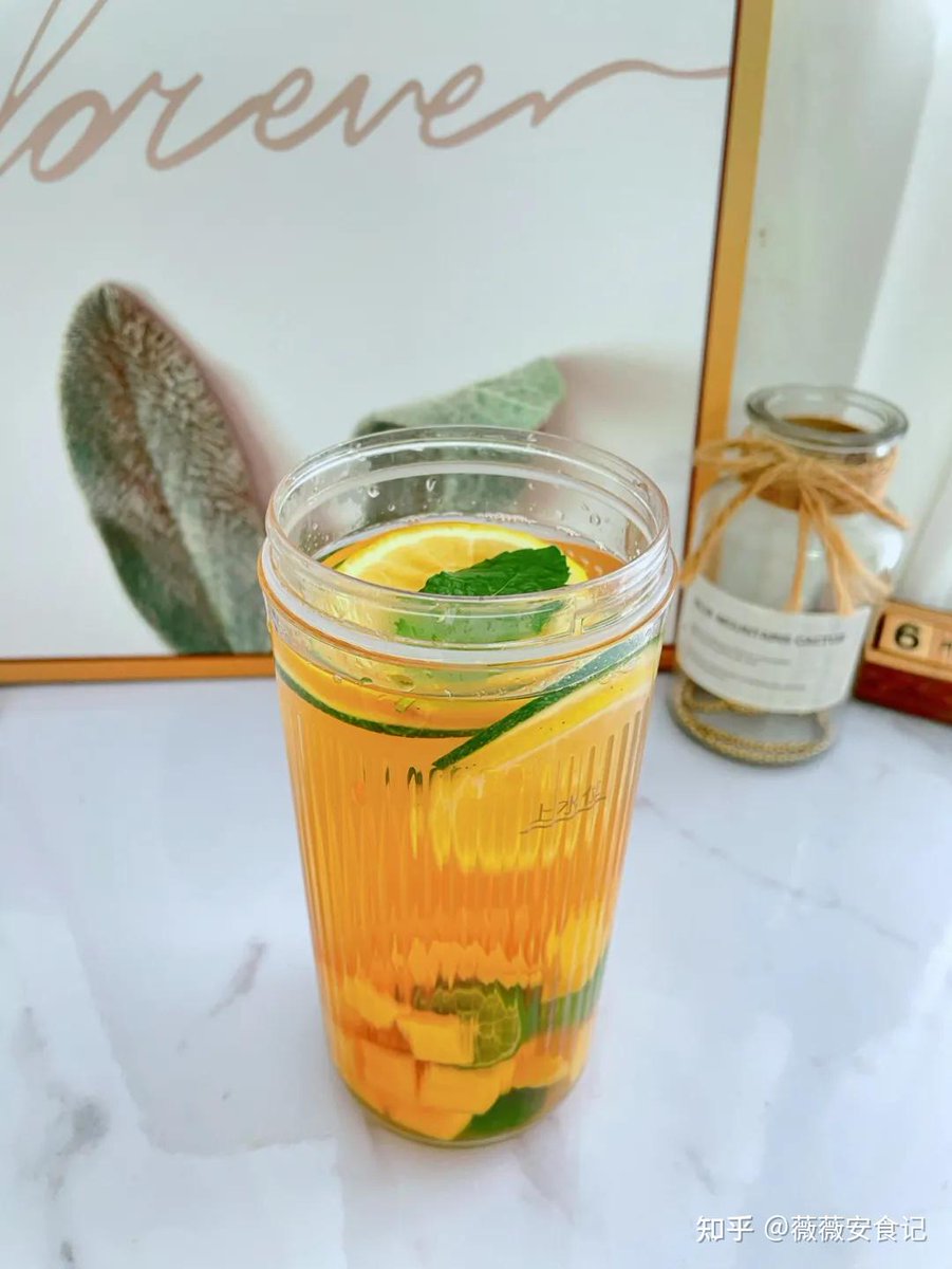 Redfern8hzxo's tweet photo. Hoy preparamos un refrescante té de mango con lima: mezclamos 200ml de té frío, 50ml de jugo de mango, 1 rodaja de lima y hielo, listo en 2 minutos! https://t.co/09WFmnRbIg