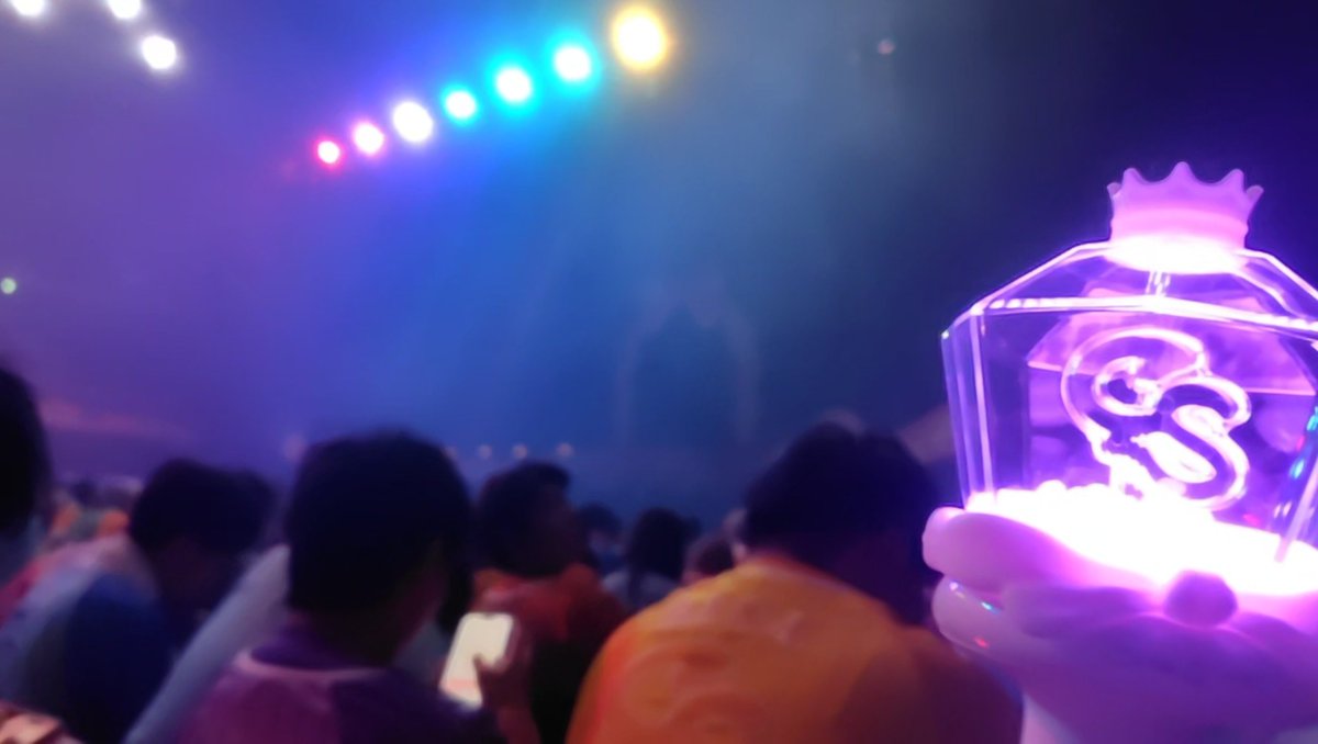 sya_k0's tweet photo. 有明day1！
アプグレなしで、トロッコ近かった！
ついに明日なべちゃんのユニット見れるはず... https://t.co/rGZOYAvFQZ