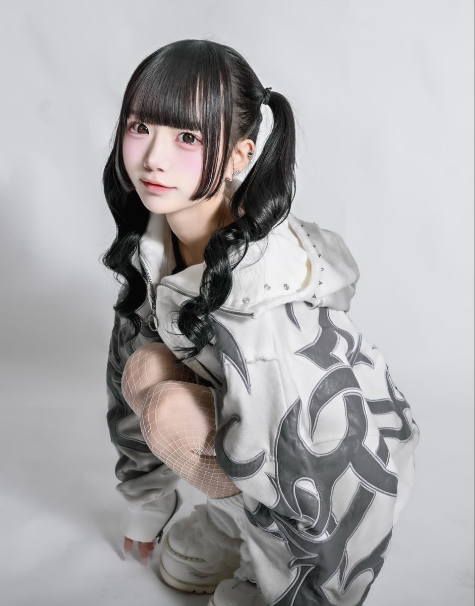amu__HS's tweet photo. ツインテールにつよめの服、かわいいな https://t.co/nbtBfphNKh