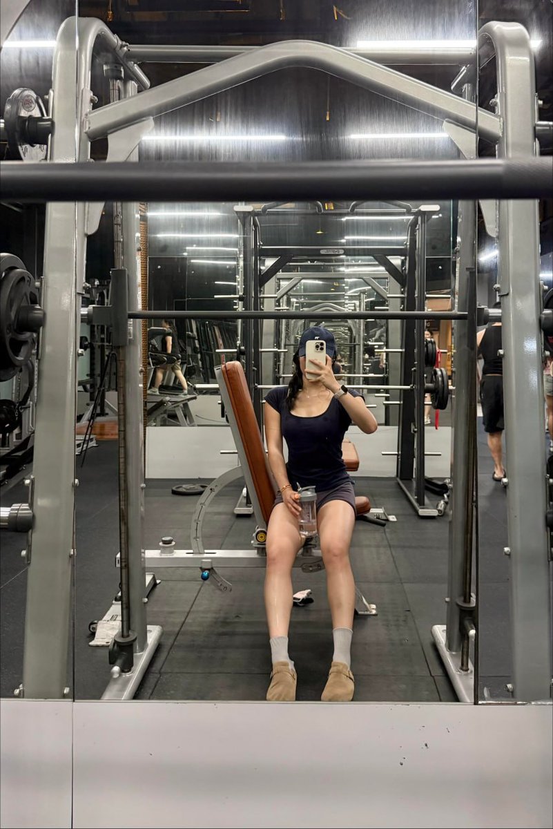 vanessab28's tweet photo. Love yourself, love exercise, and love the whole world. https://t.co/agLQMMNN47