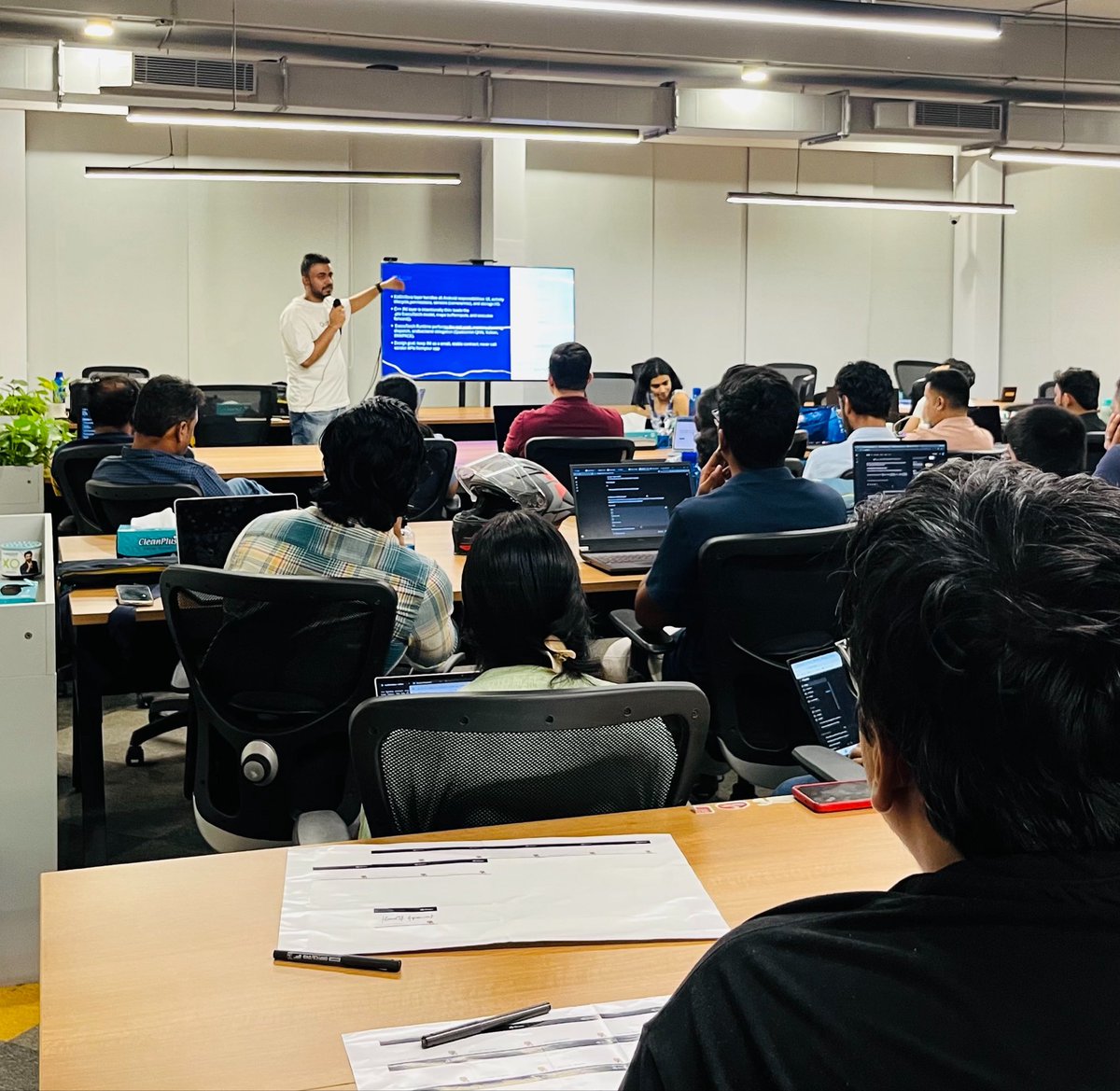 anakinHQ's tweet photo. Lightning talks are live for the first ever @Alibaba_Qwen Developer Meetup in Bengaluru 🔥

@QwenDevs @neutr0n420 @Mrbbkills @knowShubhangi @carrycooldude @nidhisinghattri https://t.co/zKYB2bNYwE