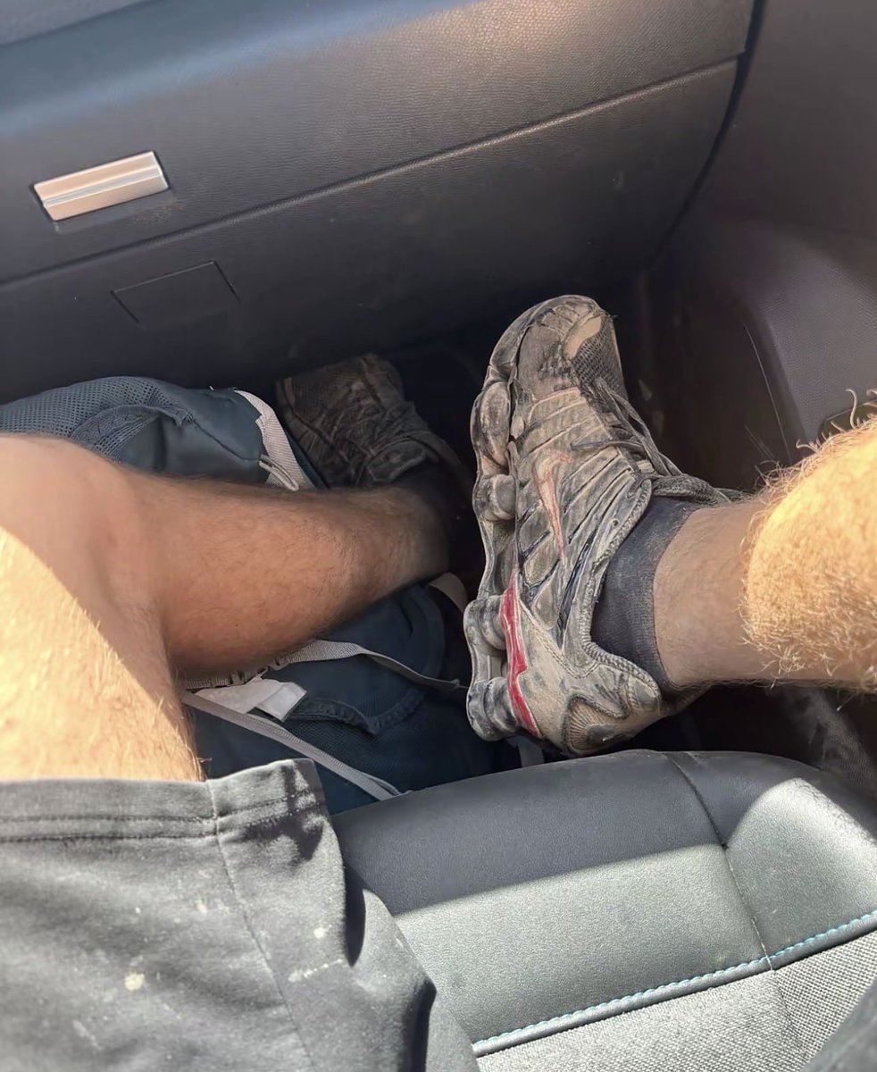 alphafinalex22's tweet photo. Quien viene a lamerlas zorras? 👟
#findom https://t.co/RatOTTwXVl