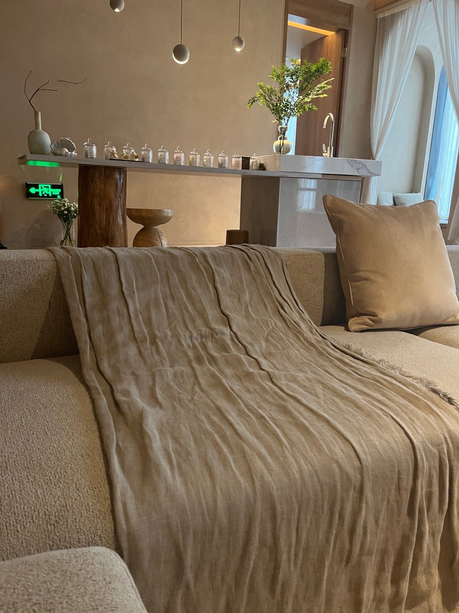 YelenaRapozo's tweet photo. Just finished folding all the fresh laundry—smelled like sunshine and leftover coffee, best end to a small lazy weekend win. https://t.co/gNQb4Kc7QD